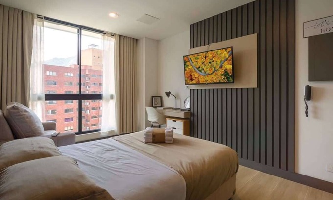 Cali Apartment | RM 1102 | Luxurious Suite | Pool | Gym | Security