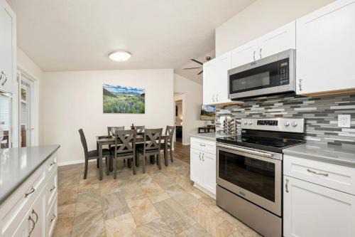 Loveland House | RMNP Retreat Group Friendly Home near Estes Park