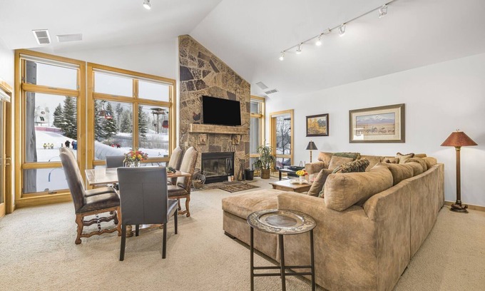 Granite Ridge Condo | RMR: Cody House D Condo in Teton Village