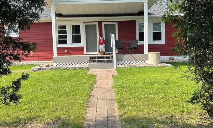 Ephraim Cottage | Road Taken Authors Retreat: 2-bedroom cottage in Ephraim with WiFi, AC