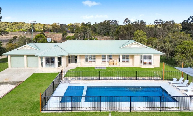 Keinbah House | Roads End | Games Barn | Ponies| Alfresco Dining