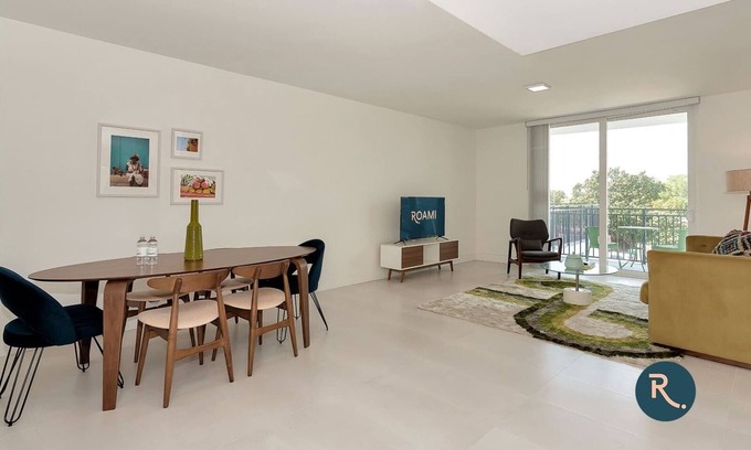 Coral Way Apartment | Roami at Grove 27 | Group Friendly | 5BR CMB #36