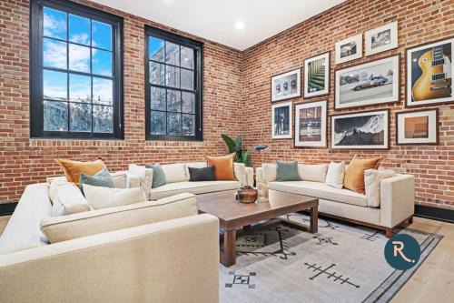 Arts/Warehouse District Apartment | Roami at The Lola Near Bourbon St Bach Suite #31