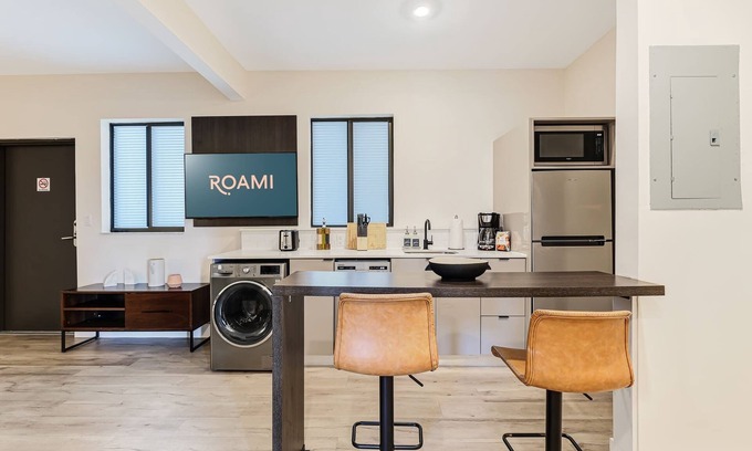 Midtown Apartment | Roami at The Palace | 4 Bed Combo | 2 Units #27