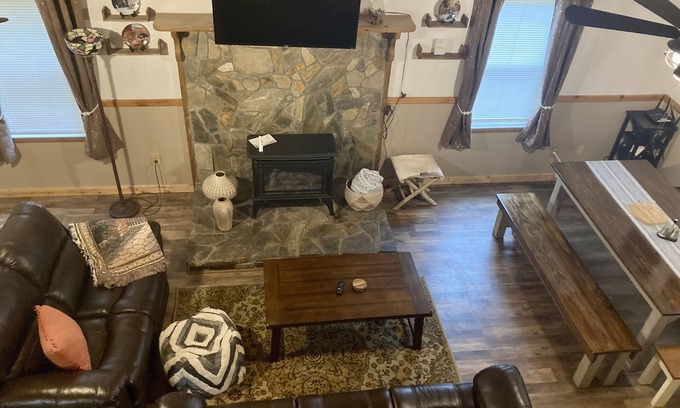 Roan Mountain House | Roan Vista Cottage: Hiker's Paradise. Minutes From Roan Mountain State Park.
