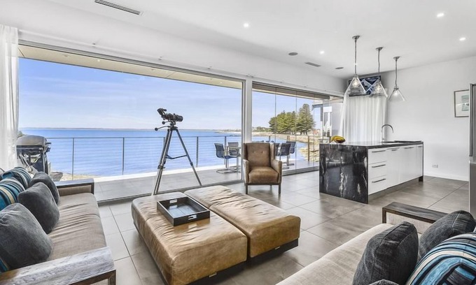 Waterhouse House | Robe Beach House Central