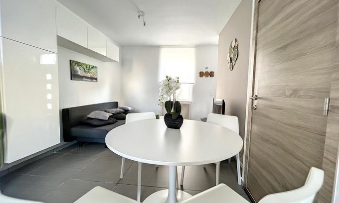 Ransart House | Robert 20 Brussels-charleroi-airport