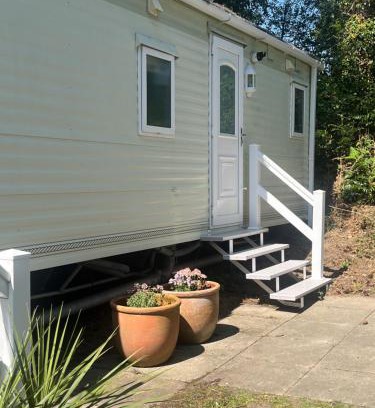 Hamworthy House | Robins Lodge by the sea