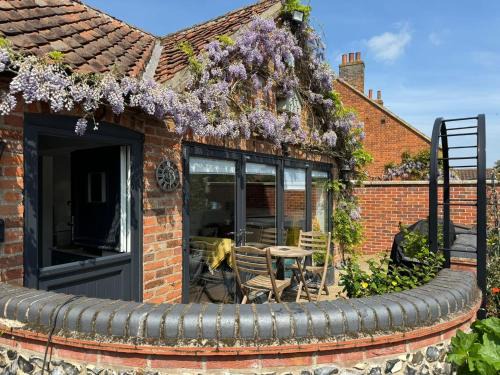Harpley House | Robins Nest Harpley