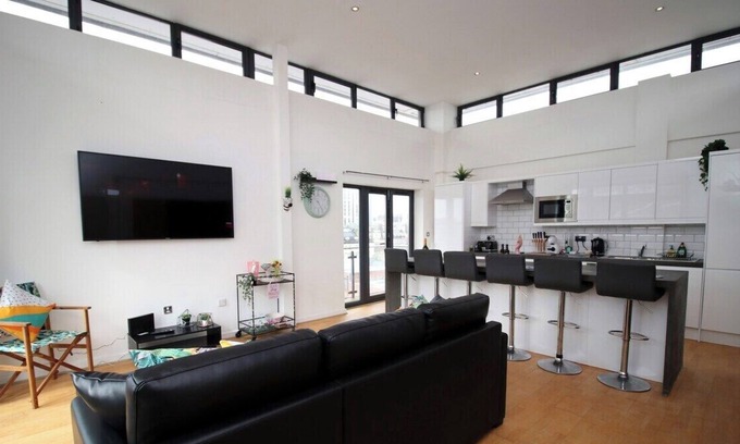 Cardiff City Centre Apartment | Robyn's Nest by Tŷ SA -Penthouse in Cardiff Centre