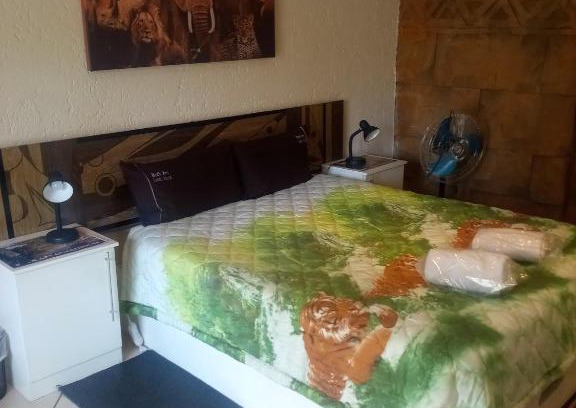 Emalahleni House | Rock Art Guesthouse