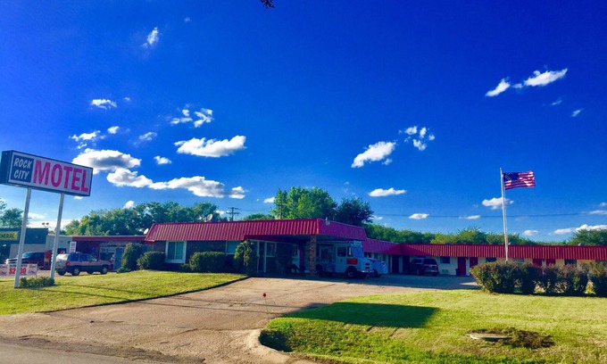 Minneapolis Hotel | Rock City Motel