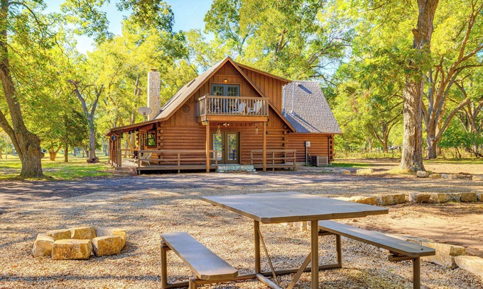 Davis Cabin | 'Rock Creek Lodge' 1 Mi to Lake of the Arbuckles!