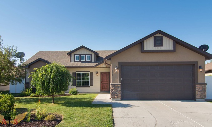 Twin Falls House | Rock Creek Retreat