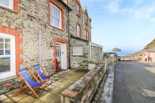 Trebarwith Strand House | Rock House