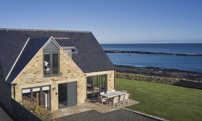 Craster Cottage | Rock Lobster - a family friendly that sleeps 8 guests in 4 bedrooms