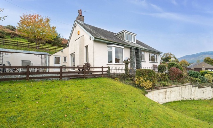 Braithwaite Cottage | Rock Lynn - a bungalow that sleeps 4 guests in 2 bedrooms