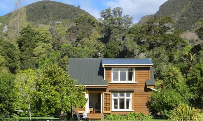 Clifton Cottage | Rock 'n Rata Cottage