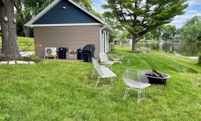Horicon House | Rock River Retreat Boathouse Bungalow.Relax, Refresh, and Enjoy this Zen Den