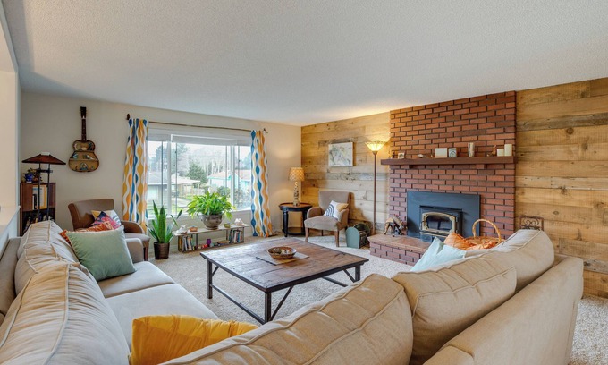 Rockaway Beach House | Rockaway Beach Vacation Rental: Walk to Ocean