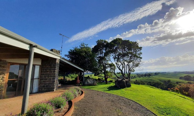 Ryanston Bed & Breakfast | Rockbank Retreat