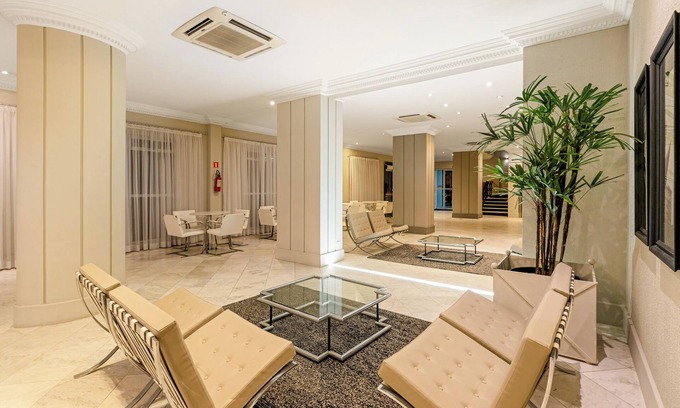 Reboucas Hotel | Rockefeller by Slaviero Hotéis