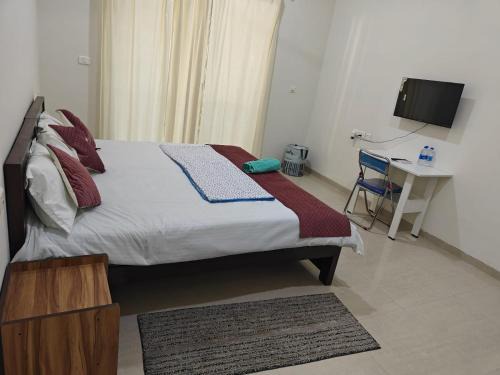 Oragadam Bed & Breakfast | Rockfort stay inn