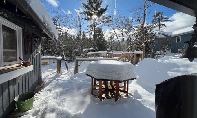 Selwyn Cottage | Rockhaven Cottage on Stoney Lake