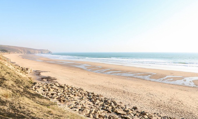 Praa Sands Cottage | ROCKHOPPER COTTAGE, pet friendly, with open fire in Praa Sands