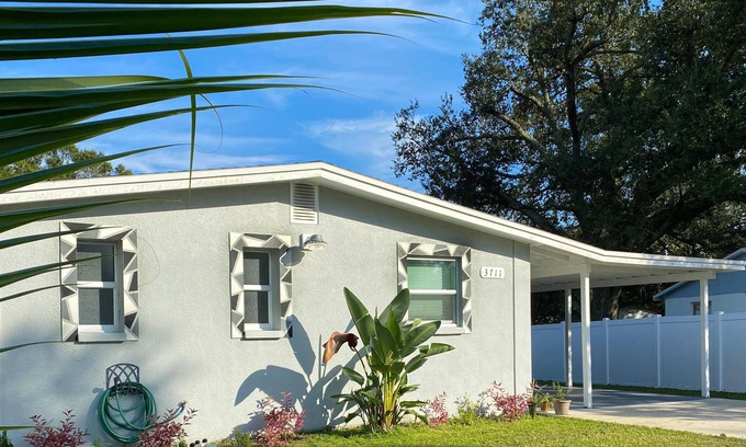 Orient Park House | Rockin' home near Hard Rock, Fairgrounds, and MidFlorida Amphitheater.