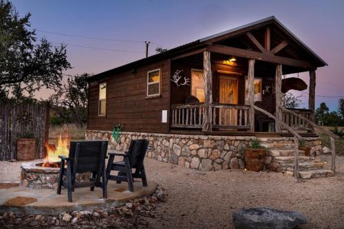 Fredericksburg House | Rockin' R - Shining Star Cabin