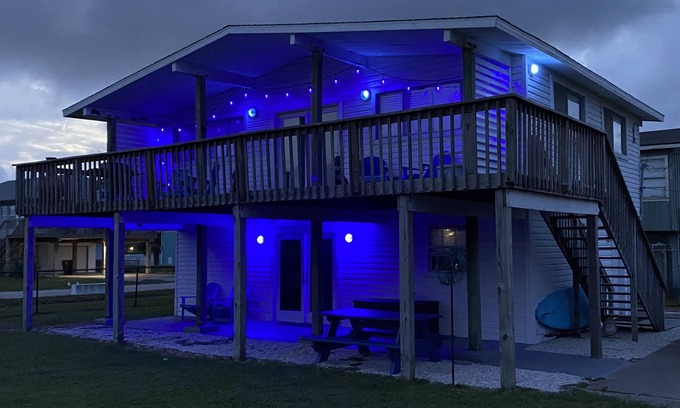 Galveston House | Rockin' Wave Family Beach House-West Beach Galveston- Sleeps 8-10 -Great Reviews