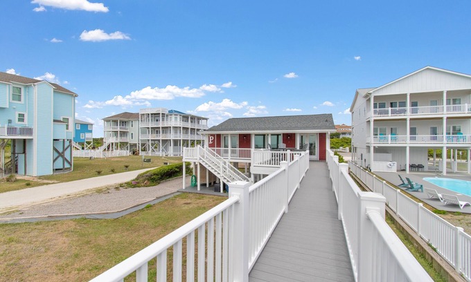 Holden Beach House | "Rocking P" 2 Bedroom, 1 Bathroom, Pet Friendly and Oceanfront