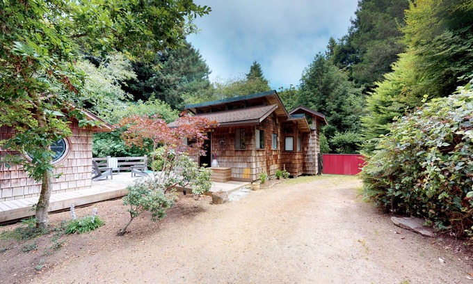 Jacoby Creek Cabin | Rocky Creek Cabin ~ Private Wooded Retreat w/Sauna!