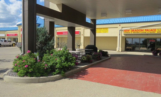Rocky Mountain House Hotel | Rocky Inn Express
