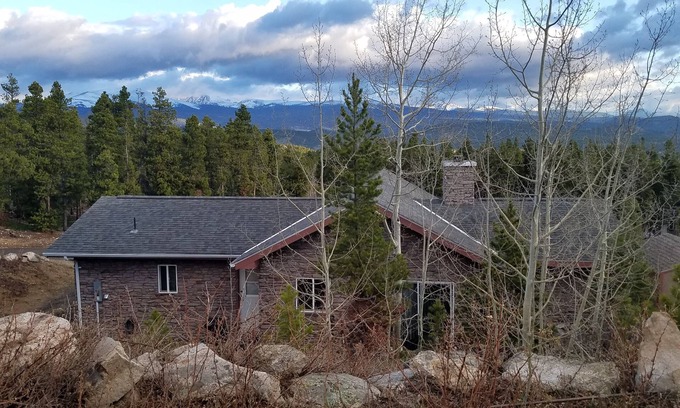 Black Hawk House | Rocky Mountain Getaway- Divide Views, Hot Tub, Skiing