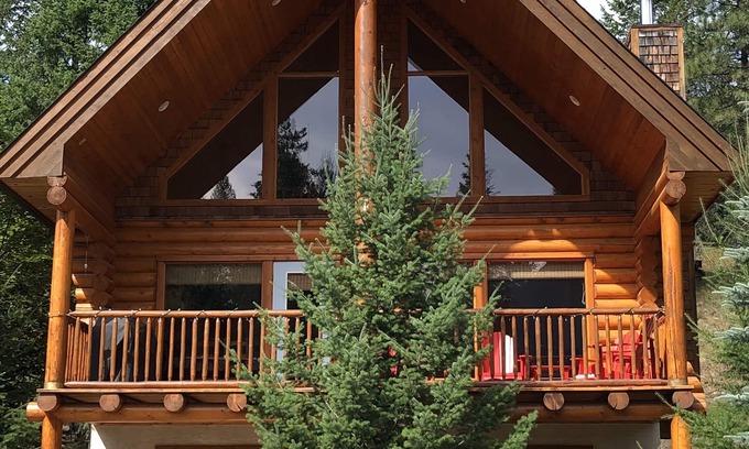 East Kootenay Cabin | Rocky Mountain Getaway, Beautiful Cabin, Hidden Gem in Kimberley, BC
