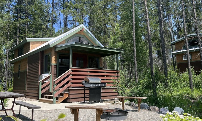 West Glacier Cabin | Rocky Mountain Maple Studio Cabin