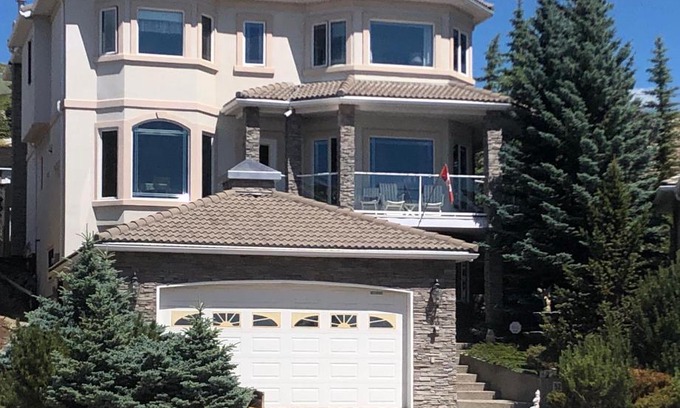 Cochrane Bed & Breakfast | Rocky Mountain View Bed & Breakfast