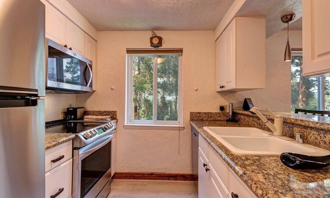 Warrior's Mark West Condo | Rocky Mountain Vista View | Only 1 Mile to Main St