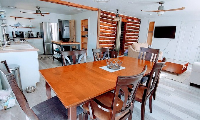 Fairplay House | Rocky Mtn Modern Cabin- Pets Welcome FREE! 30+ Days