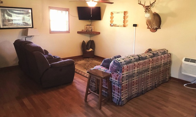 Grantsburg Cabin | Rocky Ridge GetawaynJoins Shawnee Forest