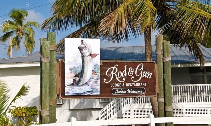 Everglades City Hotel | Rod And Gun Club