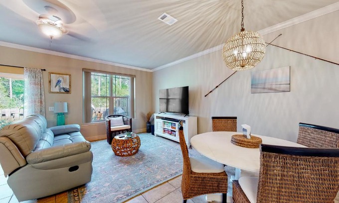 Navarre House | Rod & Real