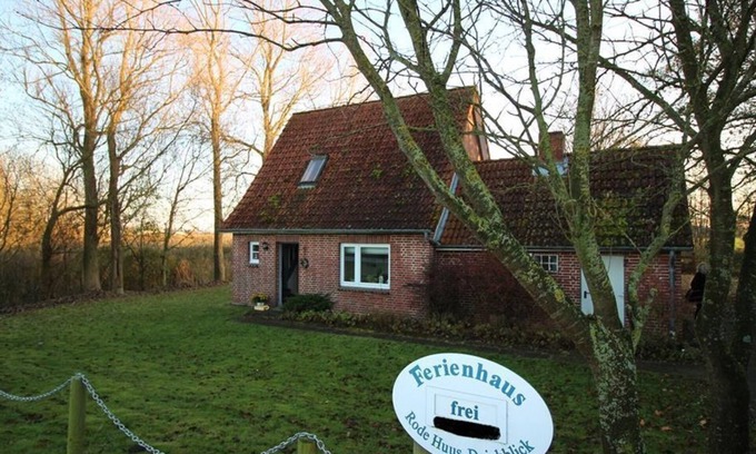 Norderfriedrichskoog House | Rode Huus, Germany