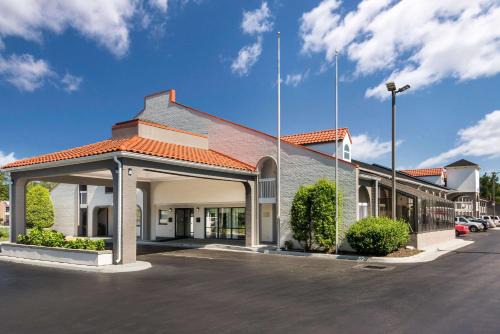 Hopewell Hotel | Rodeway Inn At Fort Lee