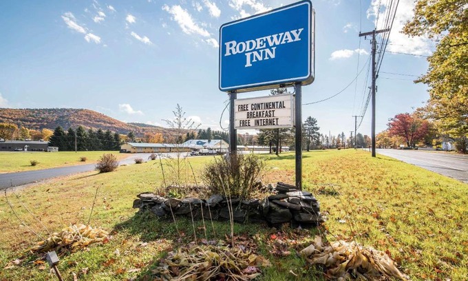 Bellows Falls Hotel | Rodeway Inn Bellows Falls