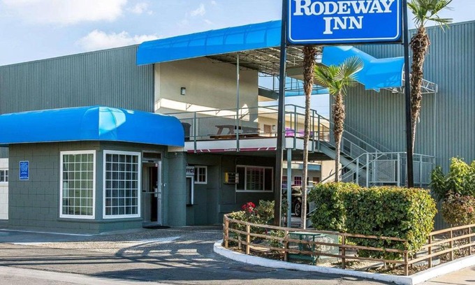 Hanford Hotel | Rodeway Inn Downtown Hanford