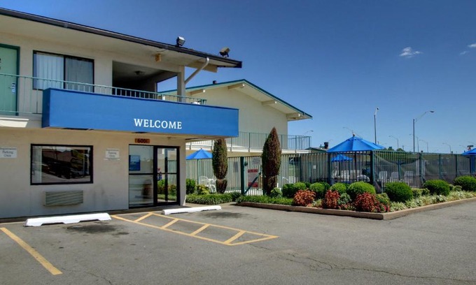 Fort Smith Hotel | Rodeway Inn Fort Smith I-40