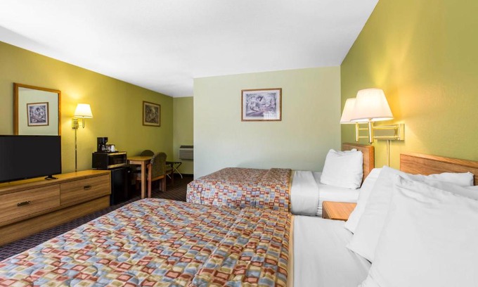Gunnison Hotel | Rodeway Inn Gunnison - Crested Butte